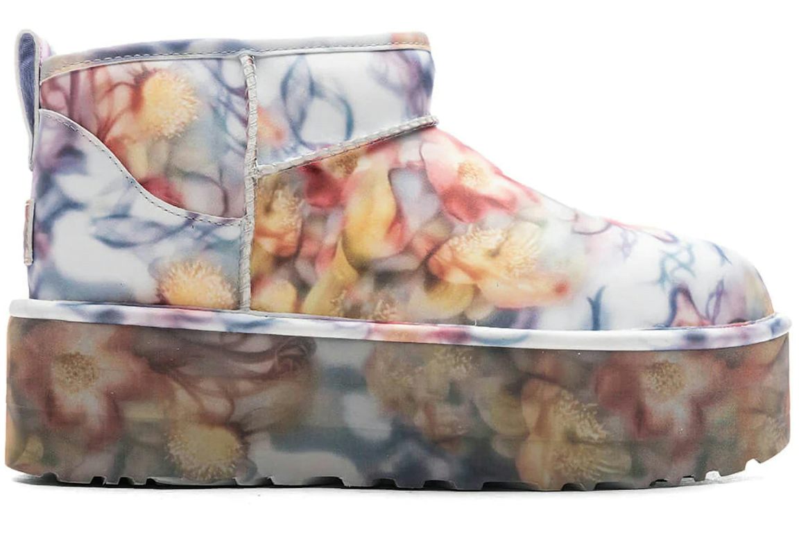 UGG Classic Ultra Mini Platform Boot Collina Strada - Light Blue/Floral